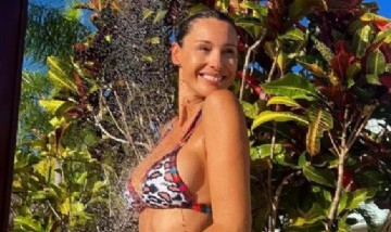Desde Brasil, Pampita elevó la temperatura con sus looks de microbikinis