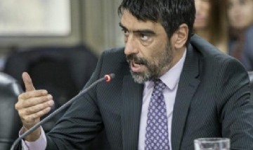 Tailhade acusa a Milei de irregularidades con el millón de dólares del Premio Génesis