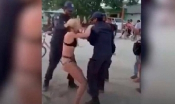 Turista fue brutalmente arrestada por vestir una bikini en las Islas Maldivas