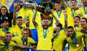 Dani Alves confesó que le encantaría vestir la camiseta de Boca Juniors antes de retirarse