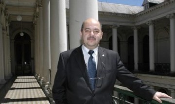 Todo un ejemplo: Fernando Tauber fue distinguido como Profesor Extraordinario por la UNVM
