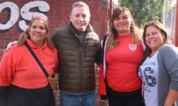Gray inauguró un playón multideportivo en el Campo de Deportes del Centenario y recorrió instituciones en Santa Catalina
