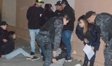 Caleta Olivia: dos chicas de 13 años acuchillaron a otra en una pelea "por un chico"