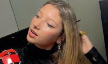 Margarita, la hija de Fito Páez y Romina Ricci, realizó su debut en el teatro