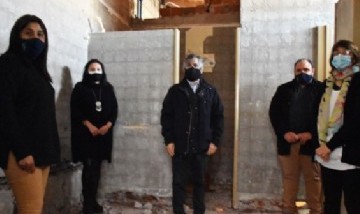 El intendente Guillermo Britos recorrió la obra en ejecución en la Escuela de Educación Especial N° 502