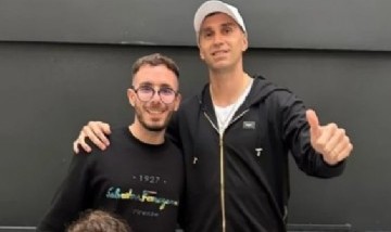 El Dibu Martínez se volvió DJ en una fiesta junto a Fer Palacio y estallaron las redes