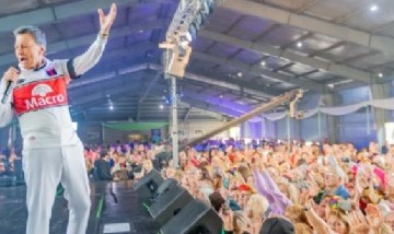San Fernando festejó el Día del Jubilado con Palito y más de 3.500 vecinas y vecinos