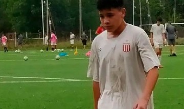 Acaba de ser incorporado a Estudiantes de La Plata: el "Messi nicoleño" es la joya de 13 años que mira el Barcelona