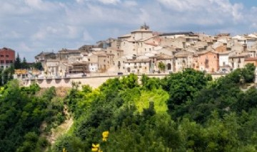 Una ciudad de Italia ofrece 5 mil euros a quien viva ahí