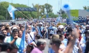 Campeones del mundo: Mirá los festejos más disparatados de la hinchada argentina en el Obelisco