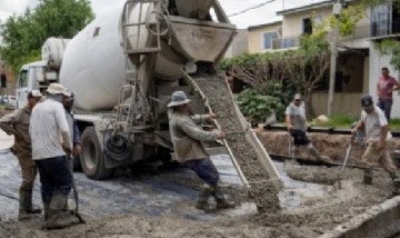 Quilmes avanza con la pavimentación de 38 cuadras en Kolynos y La Primavera