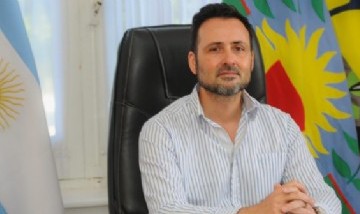 Víctor Aiola cuestionó la vacuna rusa y recomendó no dársela: "No están los papeles"