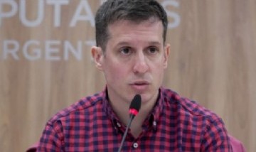 Juan Marino preguntó cómo Manuel Adorni movió más de 100 mil dólares en efectivo con un sueldo de 3 millones
