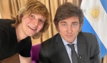 Asesor digital de Milei pidió expulsar inmigrantes y aseguró sin datos oficiales que el 70 por ciento en villas es ilegal