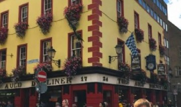 Irlanda retiró una campaña sobre el consentimiento de los nietos para recibir abrazos y besos tras fuertes críticas