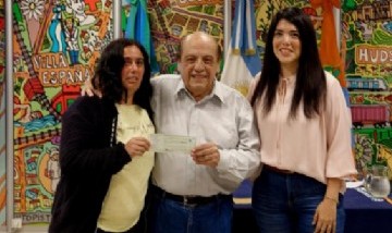 Mussi encabezó la entrega de subsidios para 40 familias de Berazategui que mejorarán sus viviendas