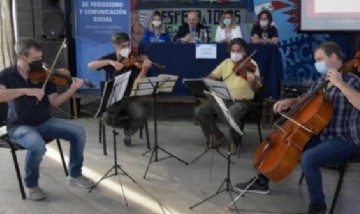 UNLP: Acto de finalización de estudios en la sede barrial "La Casita de los Pibes"