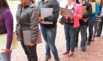 Encuesta de Delfos indicó que 4 de cada 10 trabajadores buscan un segundo empleo