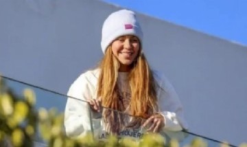 Shakira sorprendió con un polémico buzo con una dedicatoria a Gerard Piqué