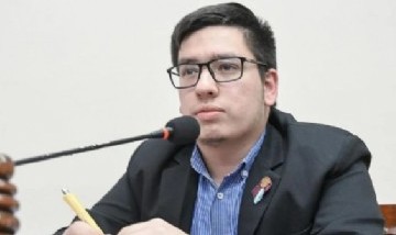 Salta no le acepta la renuncia al concejal libertario acusado de extorsión sexual y avanza el juicio político
