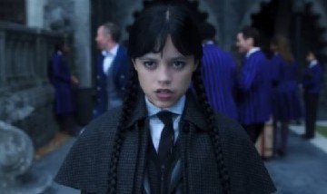 Netflix confirmó la tercera temporada de Merlina antes del estreno de la segunda parte