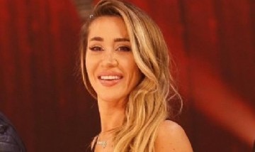 Jimena Barón volvió a encender las redes sociales con una foto de ella casi desnuda