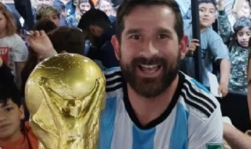 El "Messi marplatense" será candidato a concejal junto al espacio de Rodolfo Iriart