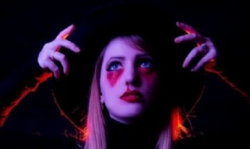 Amphettamine lanza "Above Heaven", sencillo que trae matices de post grunge, gótico e industrial