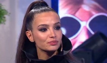 Brenda Asnicar sorprendió a todos con su cambio de look: dejó atrás el castaño oscuro