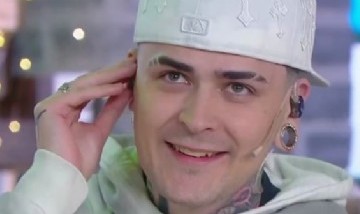 La emoción de Lit Killah al escuchar el mensaje de sus padres: "Les pude comprar una casa"