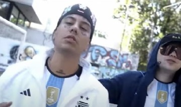 Bizarrap & Duki - 3 Estrellas en el Conjunto