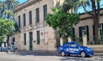 Alarma en Rosario: Un estudiante de 17 años llevó un revólver cargado a la escuela