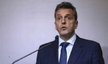 Massa dijo que los alumnos del último año de primaria y secundaria "deberían volver a clases"