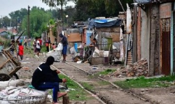 Agustín Salvia dijo que la baja de la pobreza del Indec es una "ficción metodológica" y apuntó al peso de las tarifas