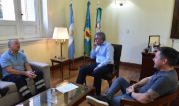 Bahía Blanca: El intendente recibió al inspector que permitió atrapar a un motochorro