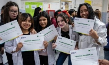 Están abiertas las inscripciones para las becas del programa Aprender a Emprender