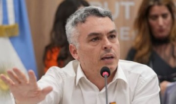 Esteban Paulón pidió la detención de Manuel Adorni tras la difusión de los audios con su contratista