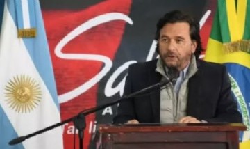 Gustavo Sáenz bailó samba durante la presentación del nuevo vuelo directo entre Salta y Río de Janeiro