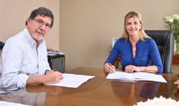 Fassi y Sileoni firmaron tres convenios para la puesta en marcha de obras en escuelas