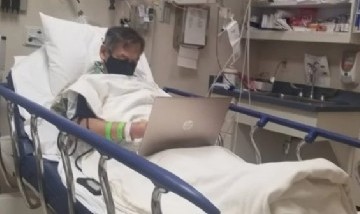 Alejandro Navarro, el profesor que revisó exámenes en el hospital un día antes de morir