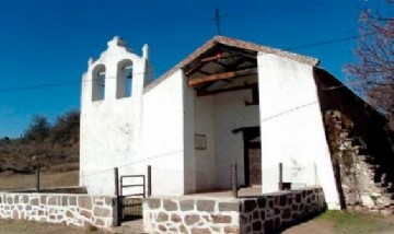 Está grave un intendente de Córdoba que cayó al vacío cuando arreglaba el techo de una capilla