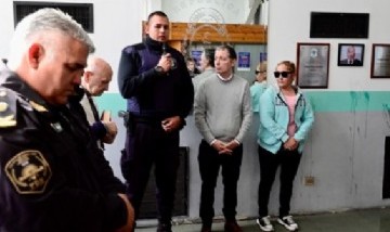 Gray acompañó a familiares del sargento Álvez en el descubrimiento de placas en su memoria