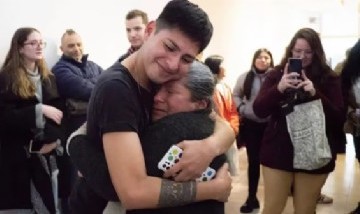 Es el primer universitario de su familia y como arquitecto sueña con remodelar su casa
