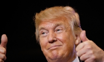 Donald Trump publicó su primer tuit en español