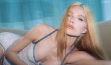 Valentina Zenere dejó atrás el cabello oscuro y se mostró con un impactante look rubio