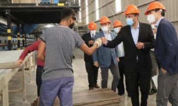 Massa recorrió una fábrica en José C Paz y habló sobre Ganancias