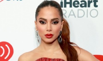 Anitta comenzó la grabación de un videoclip con una microbikini llamativa y la bandera de Brasil