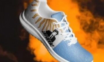 El excandidato presidencial de EEUU vende zapatillas con la cara de Javier Milei