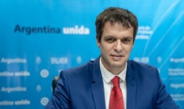 Escándalo en Concordia: el intendente le tocó la cola a una mujer y quedó registrado en un video