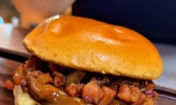 La hamburguesa con dulce de leche en Brasil que desató memes y furia en Argentina